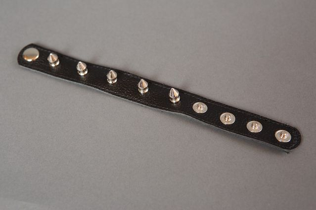 Кожаная сбруя на фаллос с шипами - фото 129511