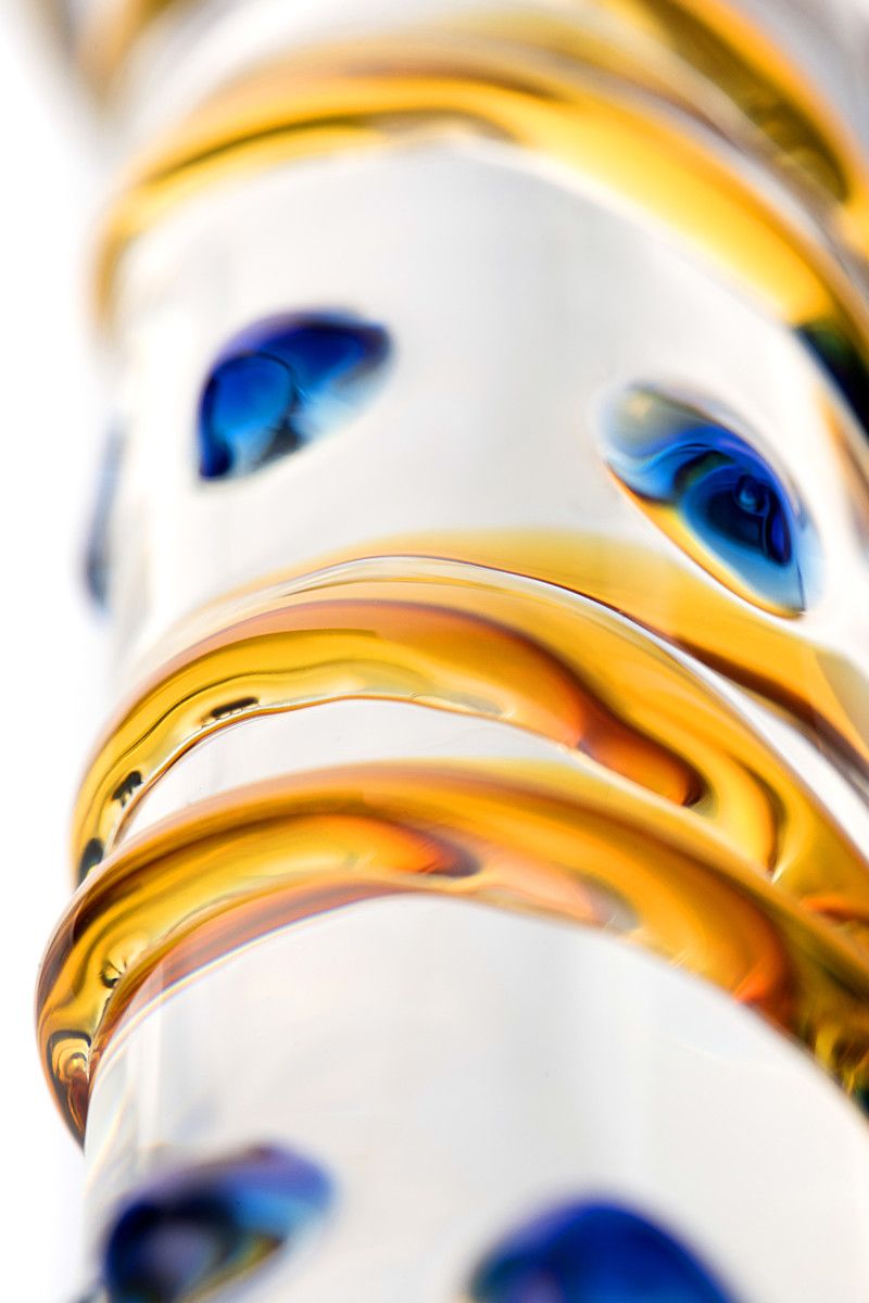 Стеклянный фаллос на подставке со спиральными полосками - 18 см. - фото 130017