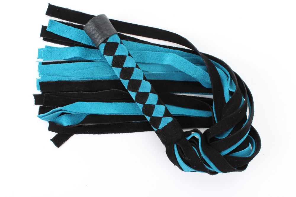 Черно-голубая замшевая плеть с ромбами на ручке - 60 см. - фото 176590