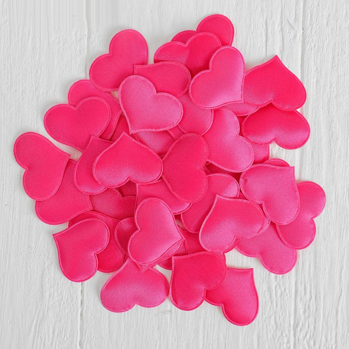 Набор ярко-розовых декоративных сердец - 50 шт. - фото 183536