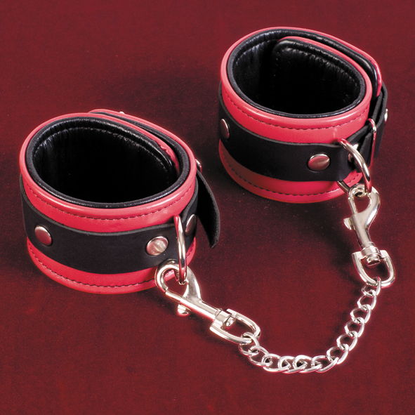 Розово-чёрные кожаные наручники с карабинами - фото 243614
