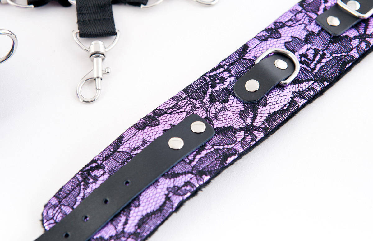 Пурпурный кружевной бондажный комплект - фото 137548