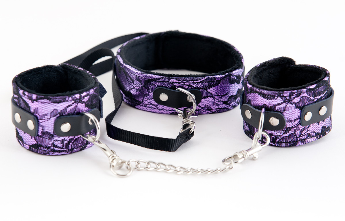 Пурпурный кружевной набор: ошейник и наручники - фото 137558