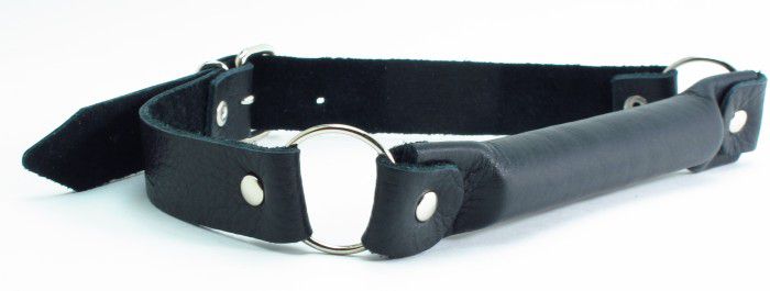 Черный кожаный кляп-трензель на кольцах - фото 144635