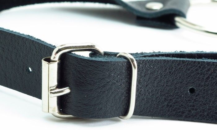 Черный кожаный кляп с кольцом - фото 144644