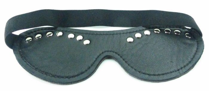 Черная маска с декором - фото 146670