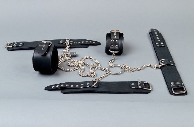 Бондажный комплект для одновременной фиксации рук и ног - фото 147126 Бондажный комплект для одновременной фиксации рук и ног - фото 147126