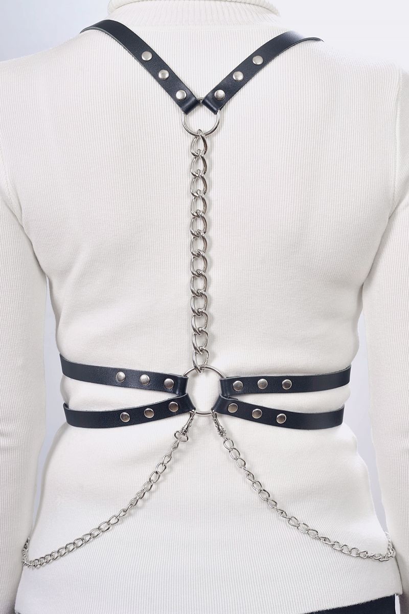 Чёрная кожаная портупея с цепочками на спинке и по бокам - фото 152631