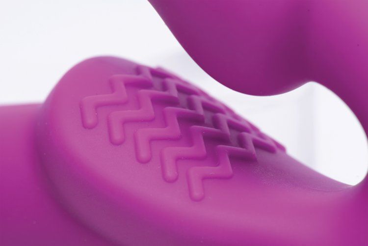 Ярко-розовый безремневой вибрострапон Evoke Vibrating Strapless Silicone Strap-on Dildo - фото 168430