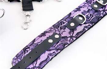 Пурпурный кружевной бондажный комплект 