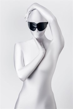 Черная маска Anonymo из искусственной кожи