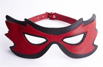 Красно-чёрная маска на глаза с разрезами