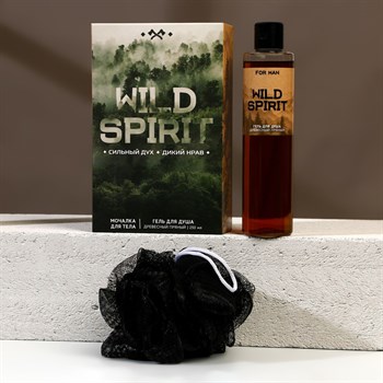 Подарочный набор Wild Spirit: гель для душа с древесным ароматом и мочалка 377337