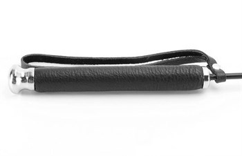 Чёрный кожаный стек с прямоугольным шлепком - 64 см.