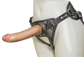 Насадка-фаллоимитатор на кожаных трусиках Harness Ultra Realistic 7  - 18 см.