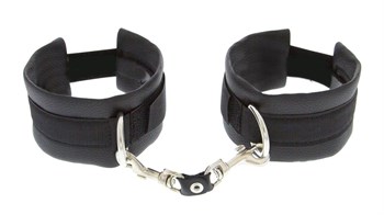 {{photo.Alt || photo.Description || 'Чёрные полиуретановые наручники Luxurious Handcuffs'}}