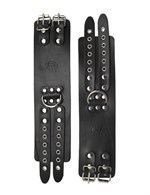 Широкие черные кожаные наручники без подкладки - фото 1384770