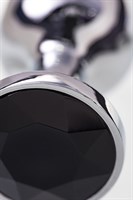 Маленькая серебристая анальная втулка с чёрным кристаллом - 6 см. - фото 279383