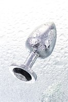 Большая серебристая анальная втулка с чёрным кристаллом - 8,5 см. - фото 279395 Большая серебристая анальная втулка с чёрным кристаллом - 8,5 см. - фото 279395