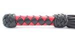 Черно-красная плеть с плетеной ручкой с ромбовидным узором - 45 см. - фото 1411470
