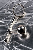 Серебристые бондажные стринги со сменными шарами - фото 65406