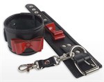 Черные наручники с красными лаковыми бантами - фото 1403468