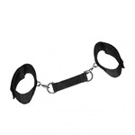 Черные наручники на липучках с креплением на карабинах - фото 1404453