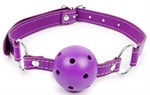 Фиолетовый кляп-шарик на регулируемом ремешке с кольцами - фото 1406264