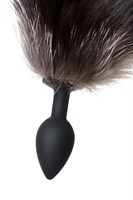 Черная силиконовая анальная втулка с хвостом чернобурой лисы - размер S - фото 1365093