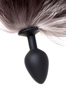 Черная анальная втулка с хвостом чернобурой лисы - размер М - фото 1348108