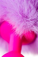 Розовая анальная втулка Sweet bunny с сиреневым пушистым хвостиком - фото 1406604