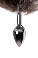 Серебристая металлическая анальная втулка с хвостом чернобурой лисы - размер M - фото 98467