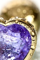 Золотистая анальная втулка с фиолетовым кристаллом-сердечком - 7 см. - фото 1408164