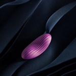Фиолетовый клиторальный стимулятор Edeny с управлением через приложение - фото 1367939
