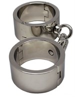 Серебристые гладкие металлические наручники с ключиком - фото 1325752