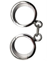 Серебристые гладкие металлические наручники с ключиком - фото 1325754