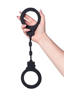 Черные силиконовые наручники  Штучки-дрючки  - фото 1369229