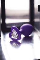 Фиолетовая анальная втулка с прозрачным стразом-сердечком - 7 см. - фото 1326878