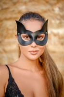 Черная кожаная маска с прорезями для глаз и ушками - фото 1330469