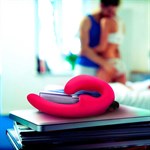 Ярко-розовый безремневой страпон с вибрацией Sharevibe - фото 200143 Ярко-розовый безремневой страпон с вибрацией Sharevibe - фото 200143