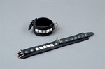 Чёрные кожаные наручники с металлическими квадропуклями - фото 1389090