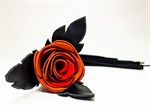 Черная замшевая плеть с красной лаковой розой в рукояти - 40 см. - фото 1344437