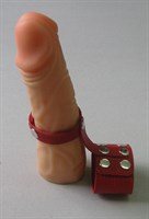 Красный кожаный поводок на пенис с кнопками - фото 243794