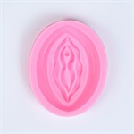 Розовая силиконовая форма в виде вульвы - фото 1426966