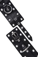 Черные кожаные однослойные наручники с люверсами - фото 1432497