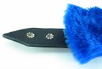 Синие меховые наручники с ремешками из лакированной кожи - фото 1392150