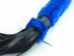 Черная плеть с синей меховой рукоятью - 44 см. - фото 1360045