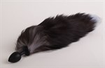 Силиконовая анальная пробка с длинным черным хвостом  Серебристая лиса  - фото 1392833