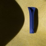 Синий мини-вибромассажёр Caress 523508