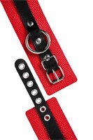 Красно-черные мягкие оковы с одним ремешком и люверсами 523576